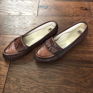 SAS Brown Leather Loafers with Tassels Size 9.5